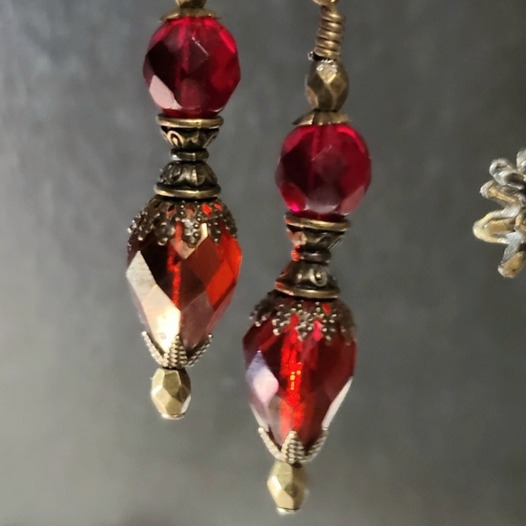 Romantic Victorian Ruby Red Drop Earrings - Picture 8 of 12